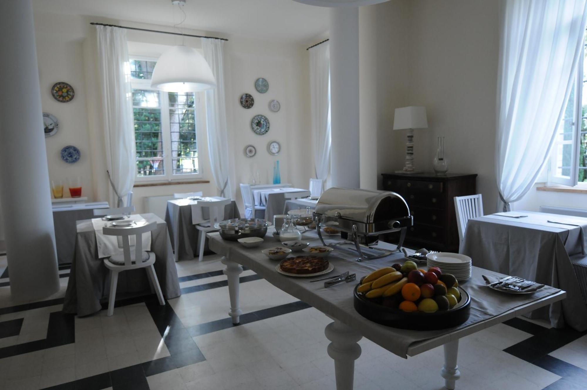 Relais Villa Sant'Isidoro Colbuccaro Buitenkant foto