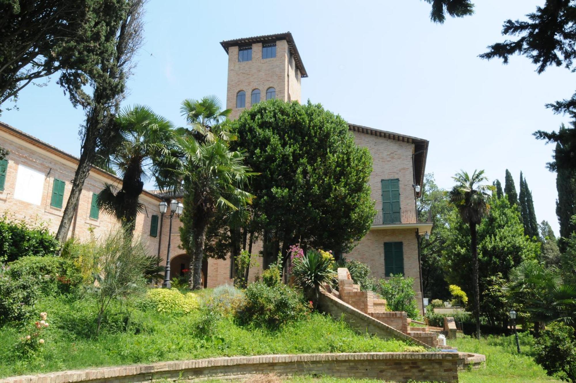 Relais Villa Sant'Isidoro Colbuccaro Buitenkant foto