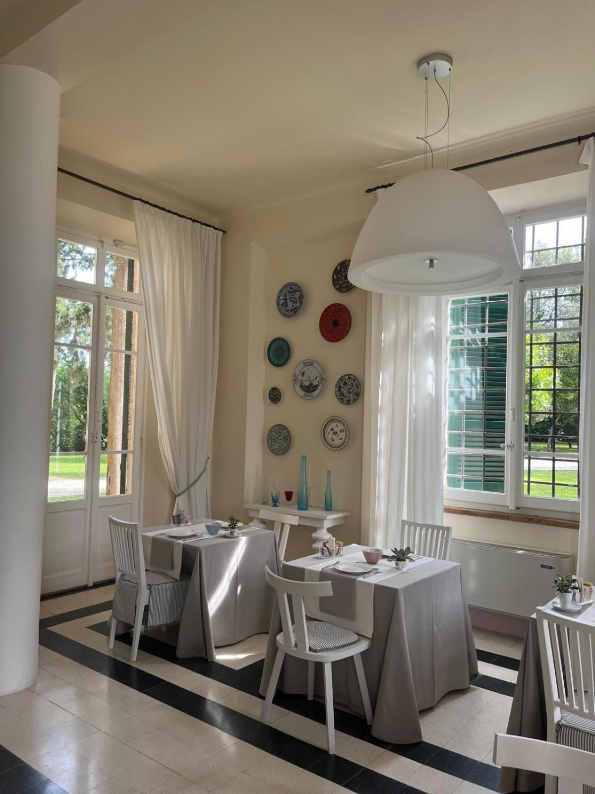 Relais Villa Sant'Isidoro Colbuccaro Buitenkant foto